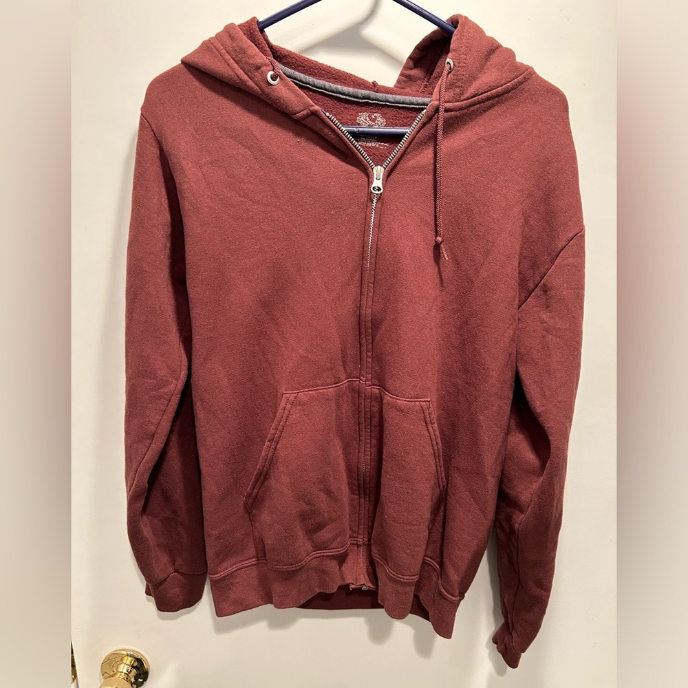 Small Fruit of the Loom burgundy zip up hoodie
